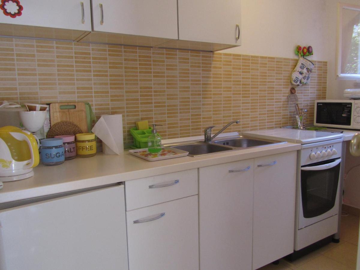 Apartment Petrovic Корчула Экстерьер фото